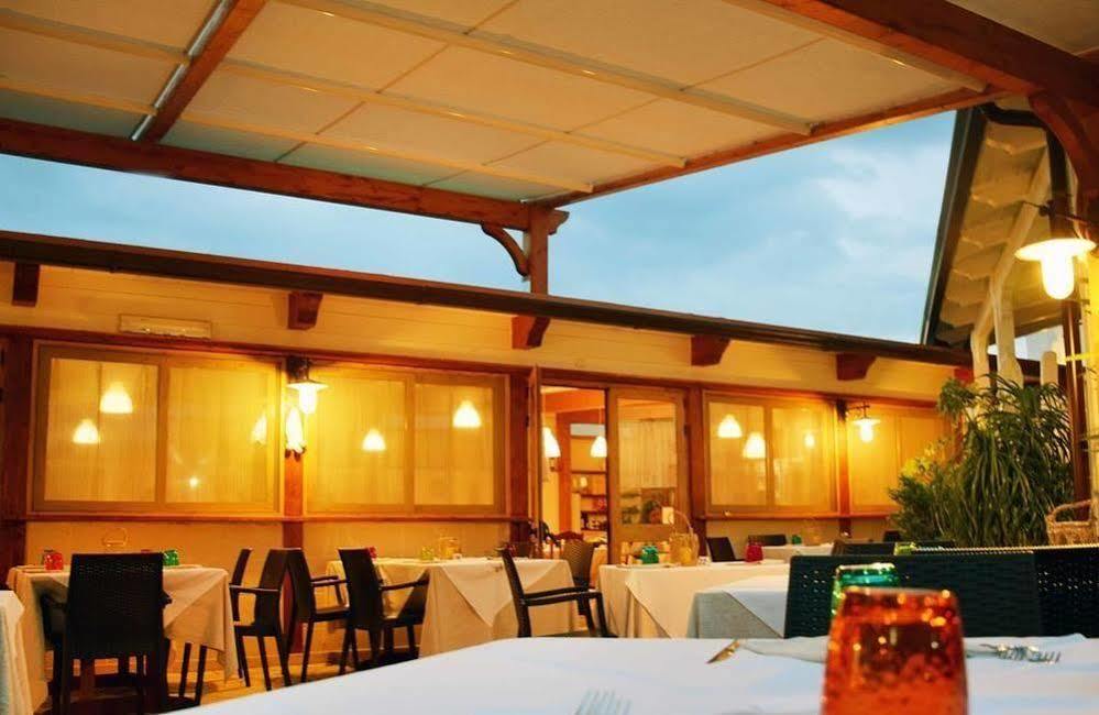 Camping Villaggio Pineta Al Mare Specchiolla Zewnętrze zdjęcie